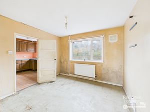 Dining Room- click for photo gallery